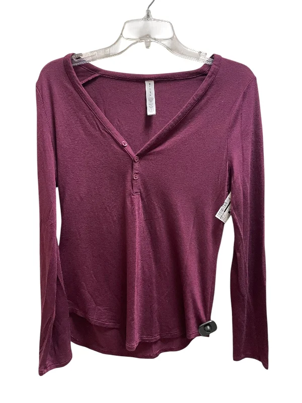 women's tops for relaxed weekendsTop Long Sleeve By Athleta In Maroon, Size: S