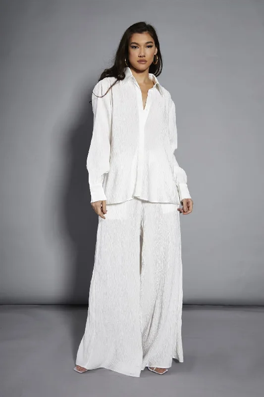 women's tops for those who want to wear pieces that are both comfortable and stylishWhite-Plisse Oversized-Shirt