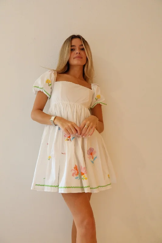 Flowy DressALANA FLORAL DRESS