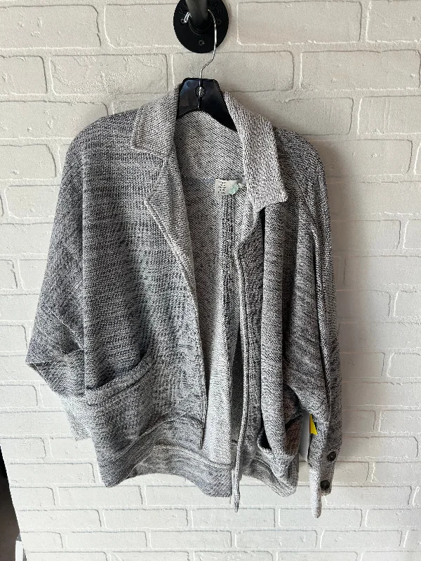 women's coats for those who love to experiment with fashionBlazer By Saturday/sunday In Grey, Size: Xs